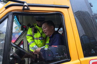 部门联动织密安全网——常德交警直属二大队联合开展校车安全运行突击大检查