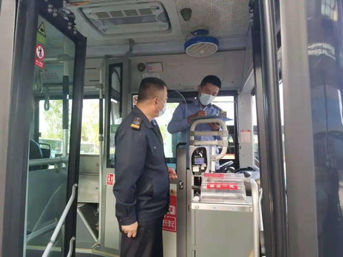 整作风 提服务 树形象——XX公共汽车公司深入开展文明服务作风整顿活动，全面提升校车运营服务水平